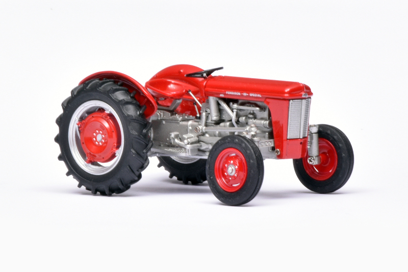 132 Universal Hobbies Ferguson 35 (1958)