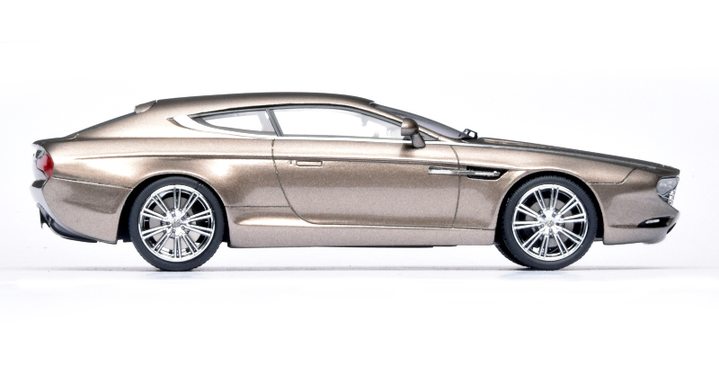 143 Matrix Aston Martin Virage Shooting Brake Zagato (2014) zijkant
