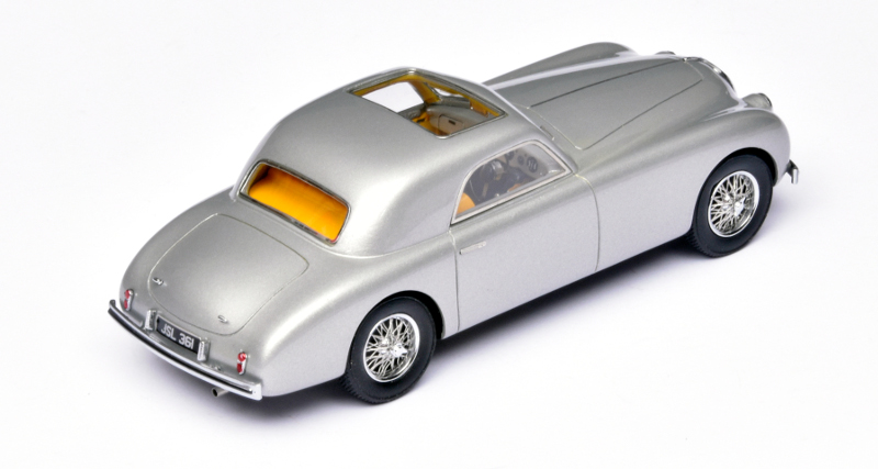 143 Matrix Delahaye 135 Pininfarina Coupe (1947) achter hoog