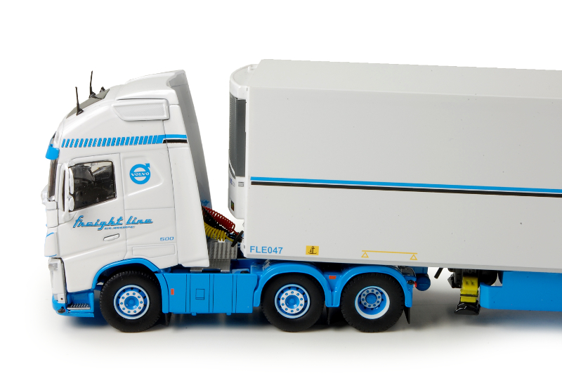 150 Tekno Volvo FH04 500 Globetrotter XL Freightline detail