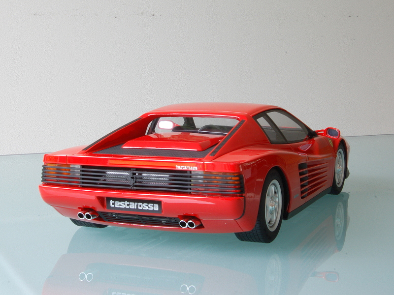 112 Kyosho Ferrari Testarossa (1984) achter