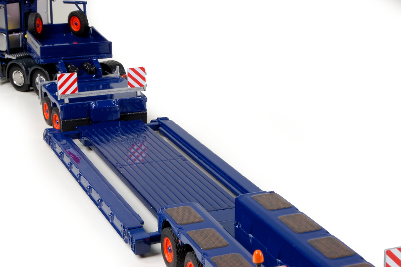 150 Tekno Scania R680 Topline Streamline Universal oplegger