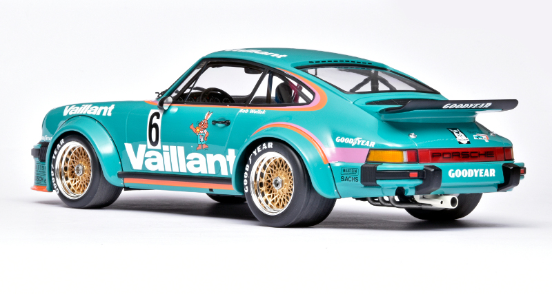 112 Minichamps Porsche 934 DRM (1974) Wollek achter