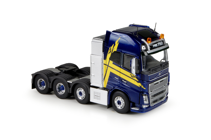 150 Tekno Volvo FH04 750 Globetrotter XL RHD