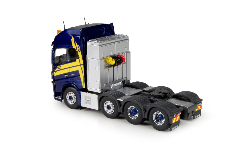 150 Tekno Volvo FH04 750 Globetrotter XL achter