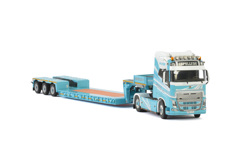 150 WSI Volvo FH04 Cepeludo rechts