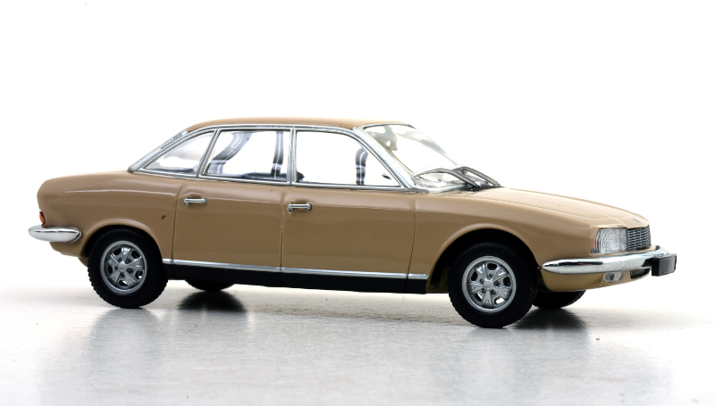 143 Maxichamps NSU Ro80 rechts