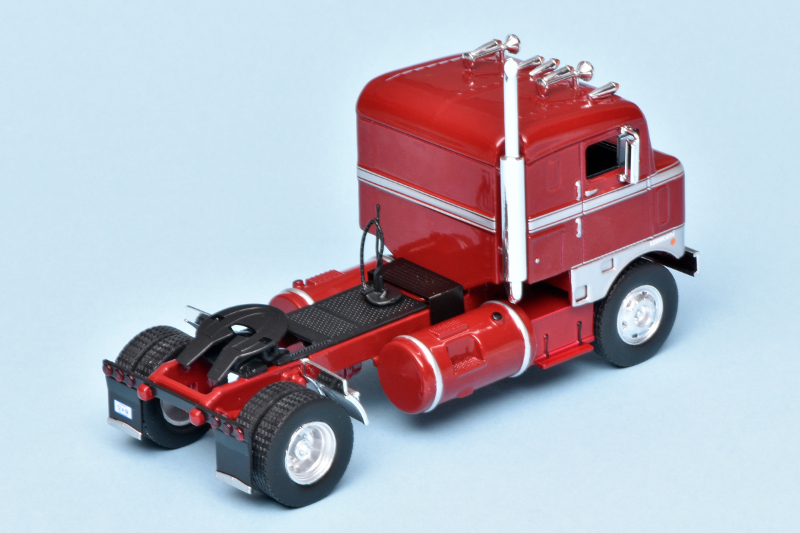 143 Ixo Kenworth Bullnose (1950) achter