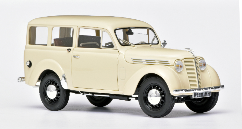 118 Norev Renault Juvaquatre 300kg (1951)