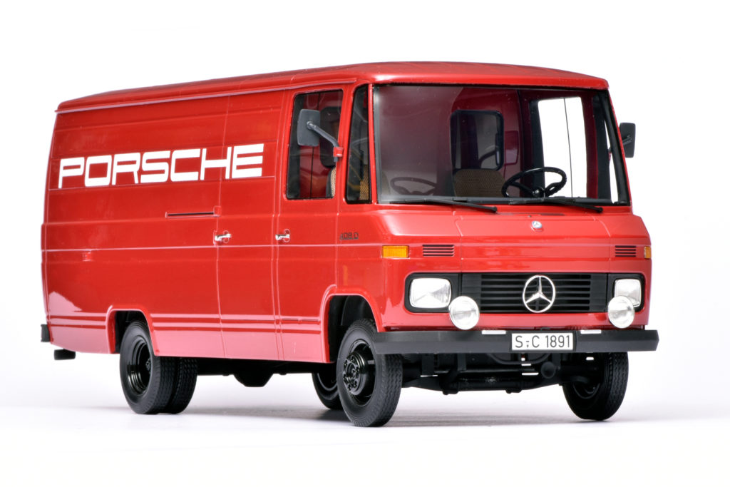 118 Premium ClassiXXs Mercedes-Benz L408 bestel Porsche