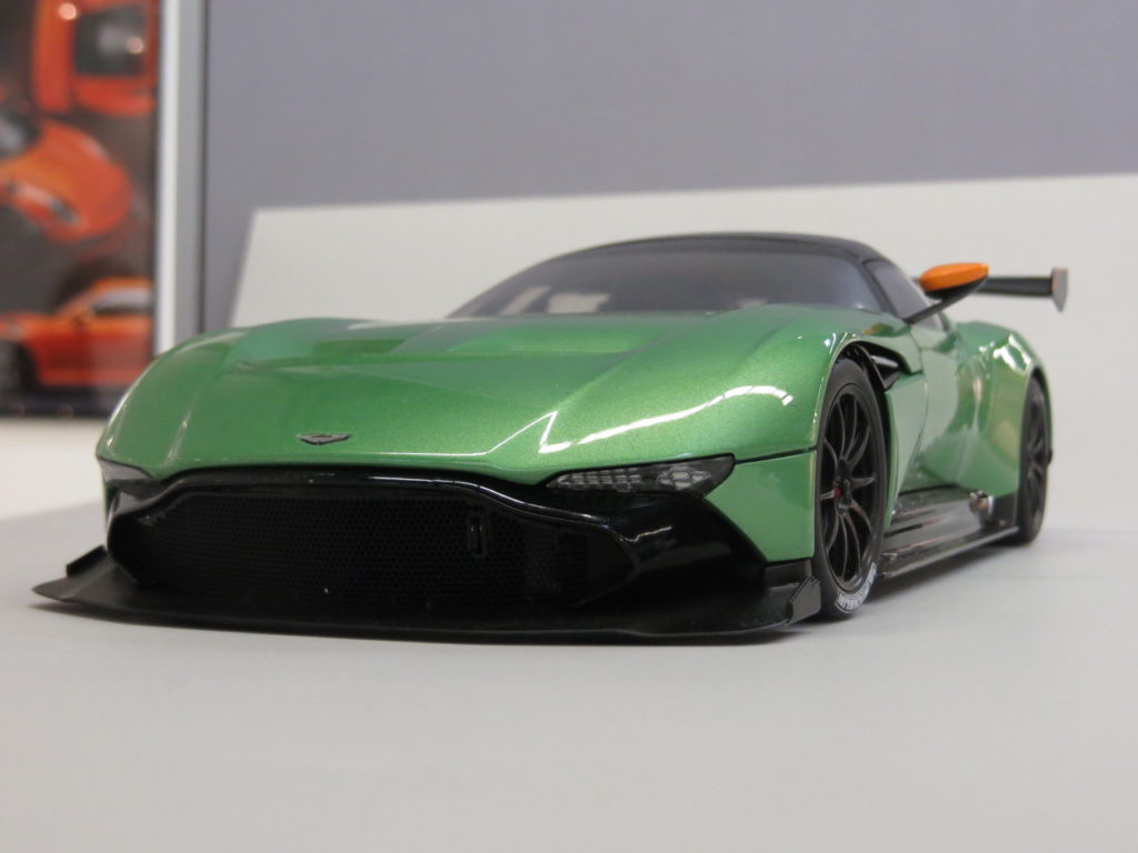 aston vulcan autoart IMG_0079
