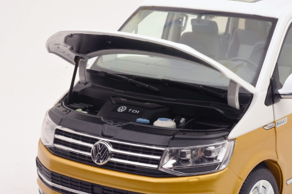 118 NZG Volkswagen T6 Multivan motor
