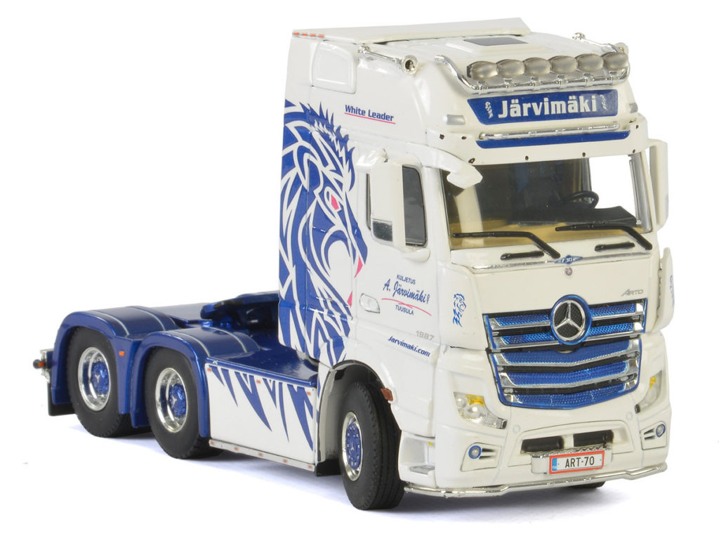 150 WSI Mercedes-Benz Actros MP4 Gigaspace Järvimäki rechts