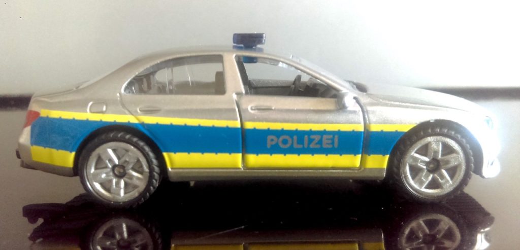 Mercedes E Polizei 2