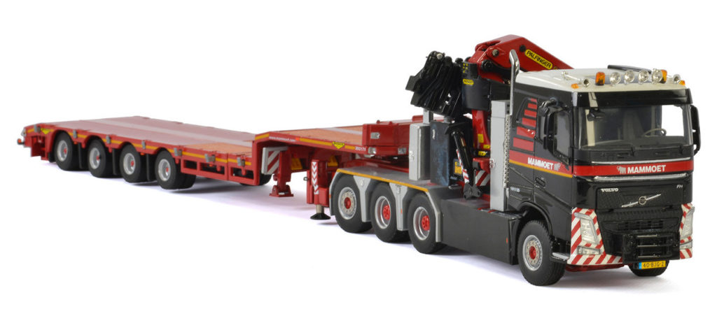 150 WSI Volvo FH04 Mammoet rechts