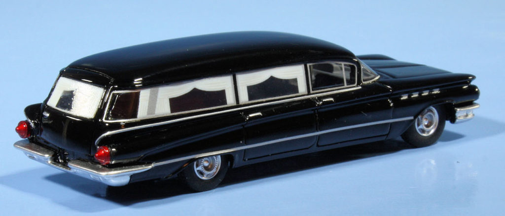 187 BoS Buick hearse achter