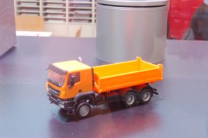 187 Herpa Iveco Trakker civiel