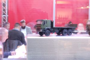 187 Herpa Iveco Trakker militair