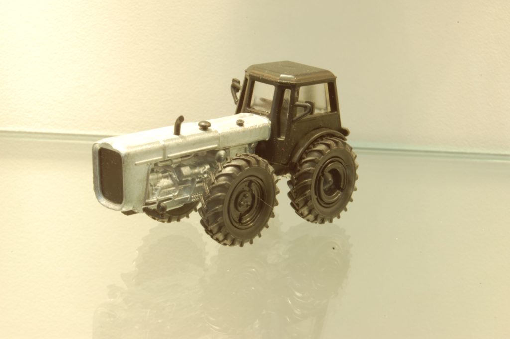 187 Schuco Dutra D4K