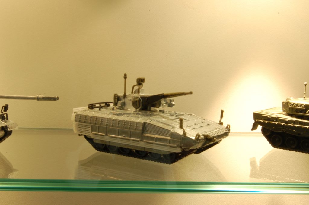 187 Schuco Schutzenpanzer