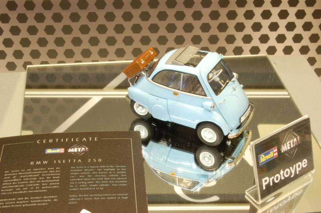 118 Revell BMW Isetta 250