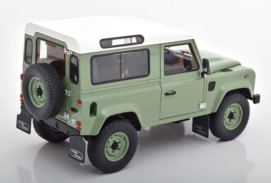118 Almost Real Land Rover Defender 90 Heritage Edition achter