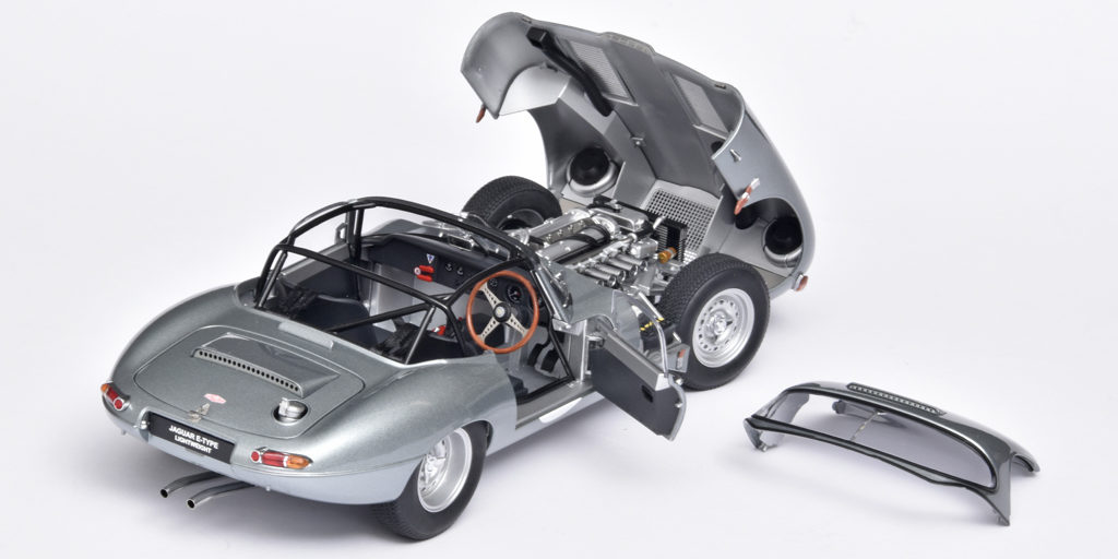 118 AutoArt Jaguar E-Type Leightweight (2015) open