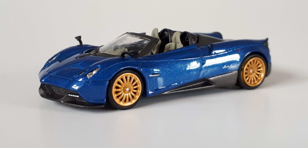 1;64 MiniGT Pagani Huayra Roadster 1