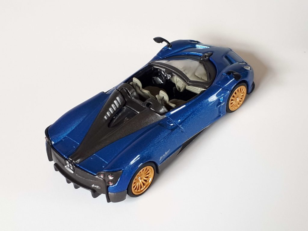 1;64 MiniGT Pagani Huayra Roadster 3