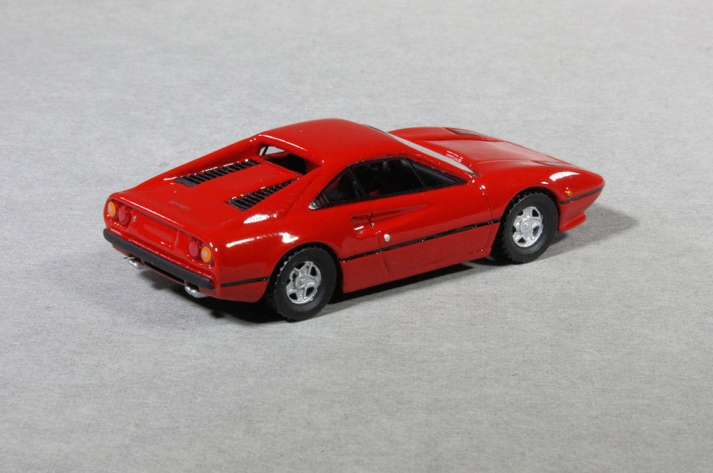 187 BoS Ferrari 308 GTB rood achter