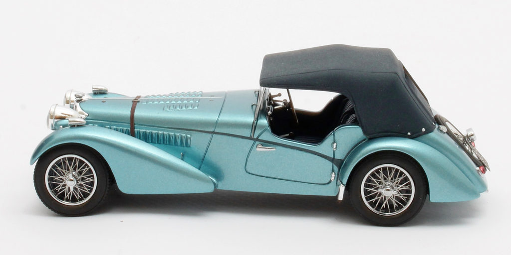 43matrix-Bugatti T57C Sports Tourer Vanden Plas 1938_gesloten_opzij