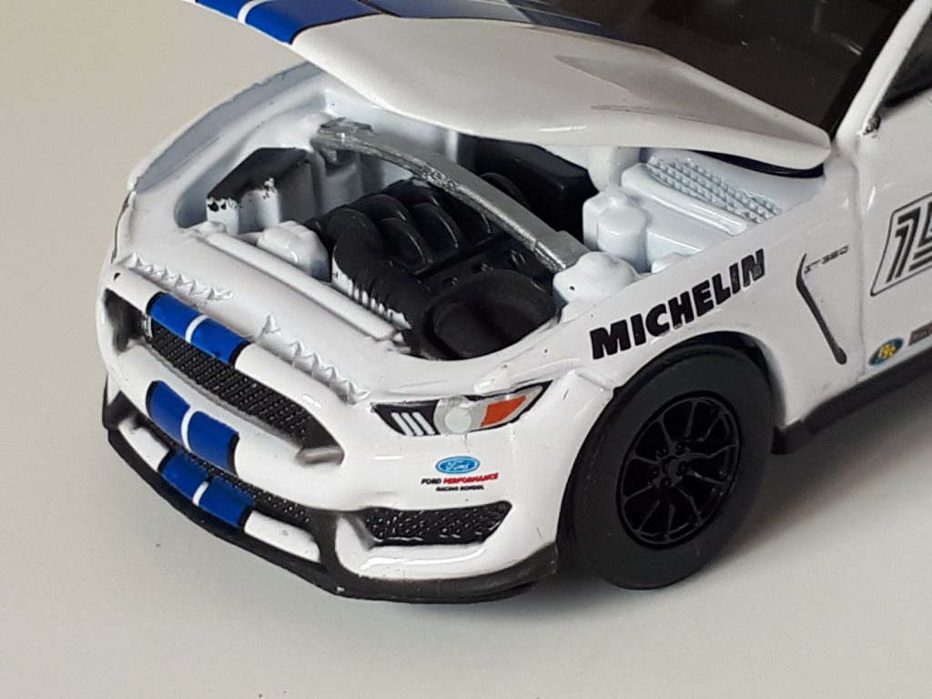1�64 GreenLight Shelby GT 350 3