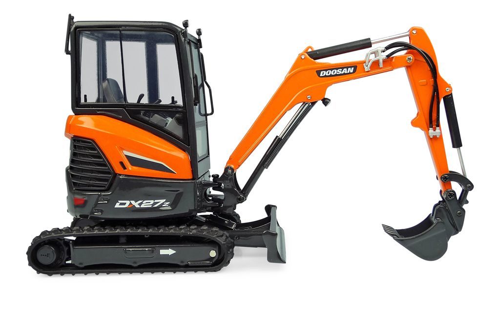 125 Universal Hobbies Doosan DX27z opzij