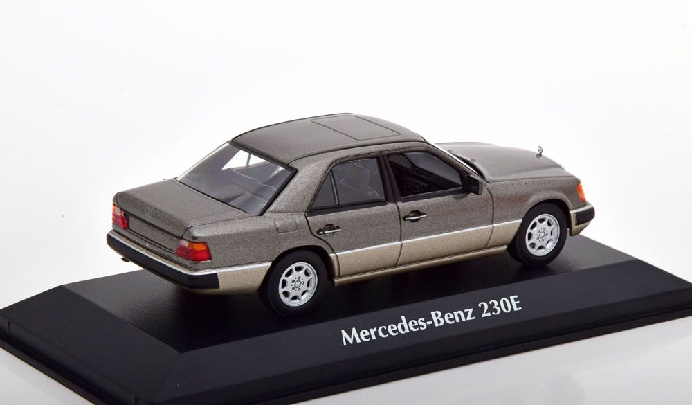 Limousine-Mercedes-230E-W124-Minichamps-940-037004-2