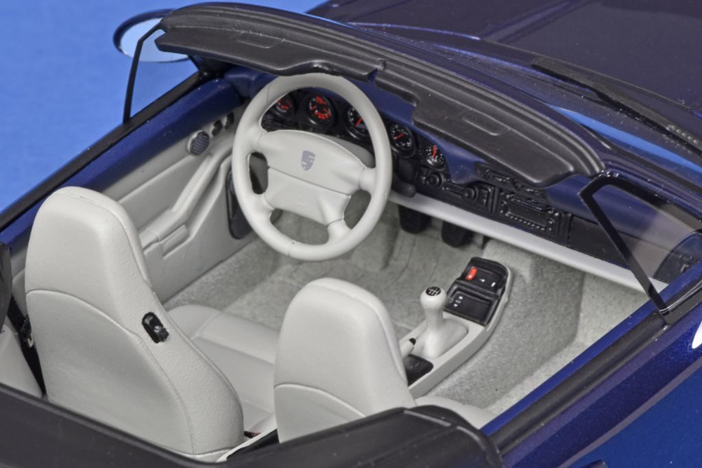 118 GT Spirit Porsche 911 (993) Turbo cabrio interieur