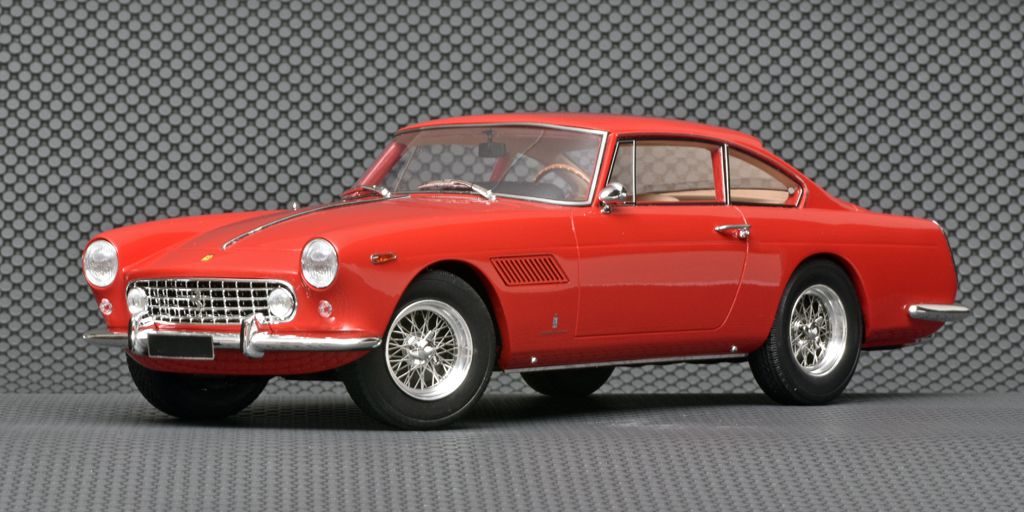 118 Matrix Ferrari GT-E 2+2 Coupe (1960) rood