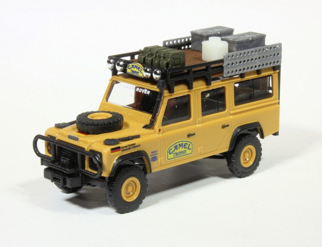 187 Busch Land Rover Defender Camel DE