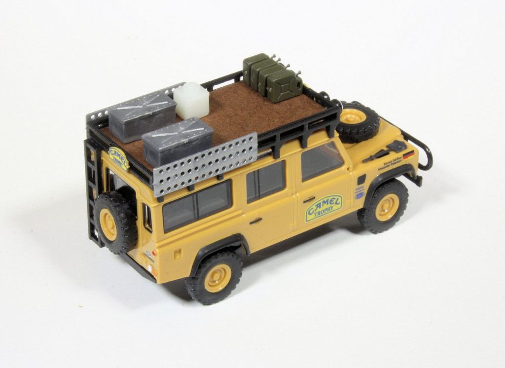 187 Busch Land Rover Defender Camel DE boven