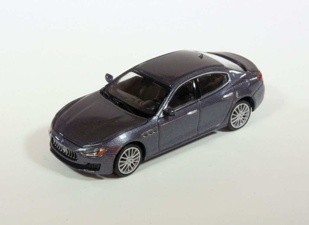 187 Minichamps Maserati Ghibli (2018)