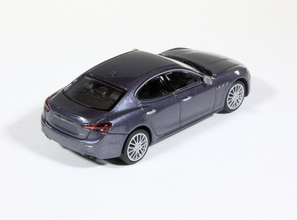 187 Minichamps Maserati Ghibli (2018) achter