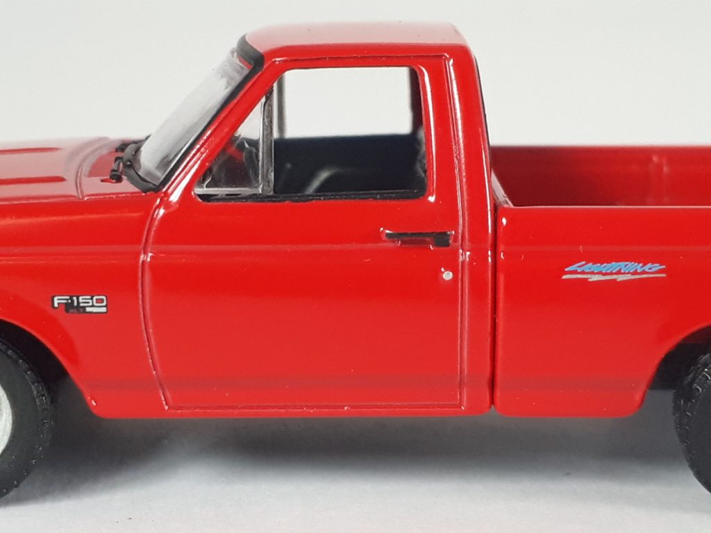 1�64 GreenLight Ford F-150 SVT Lightning 3