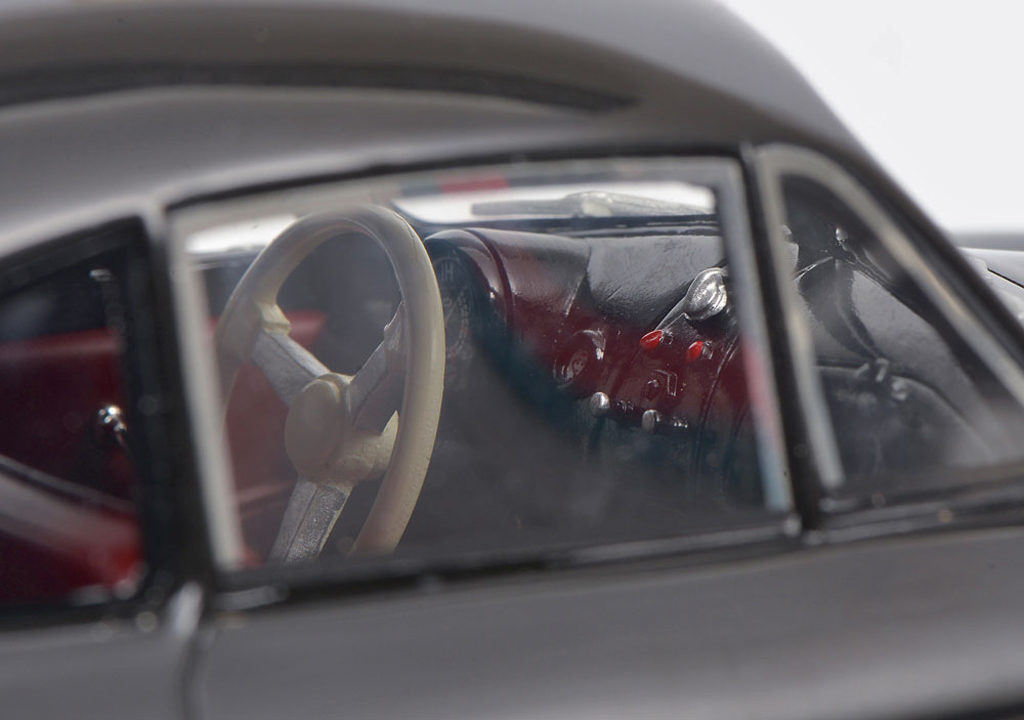 118 Schuco Porsche 356 Coupé Gmuend interieur