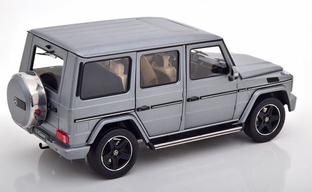 118 iScale Merceds-Benz G-Klasse W463 Designo (2015) achter