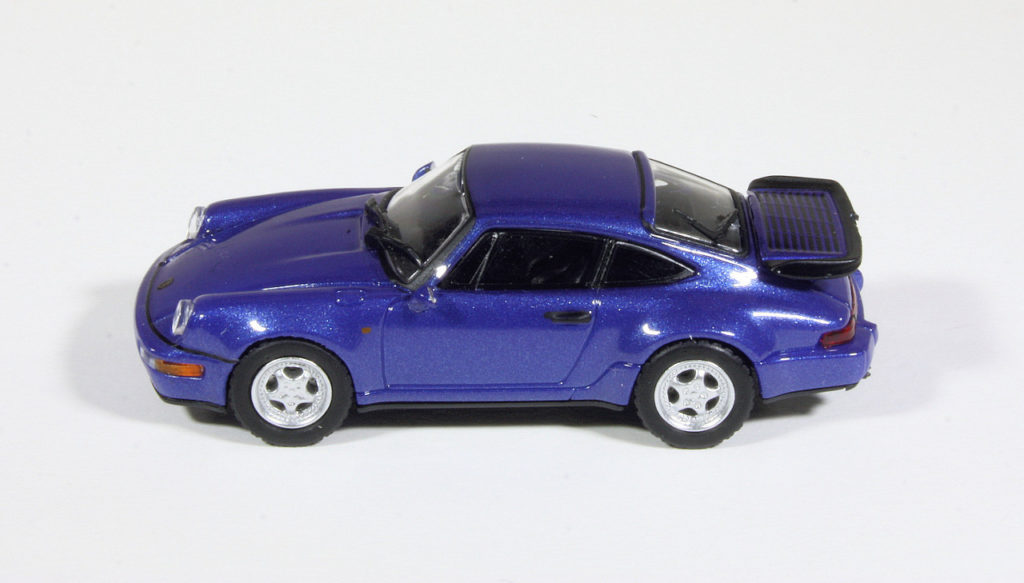 187 Minichamps Porsche 964 Turbo (1990) opzij