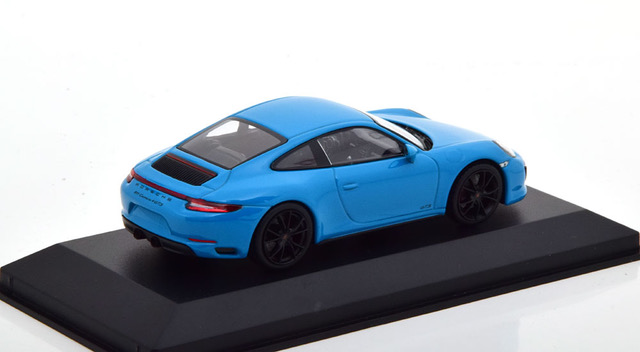 Porsche-911-991-II-Carrera-4-GTS-Minichamps-410-067322-2
