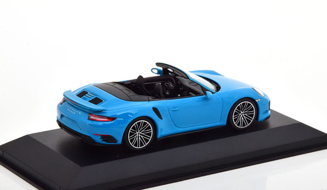 Turbo-S-Cabrio-Porsche-911-991-2-Minichamps-410-067182-2