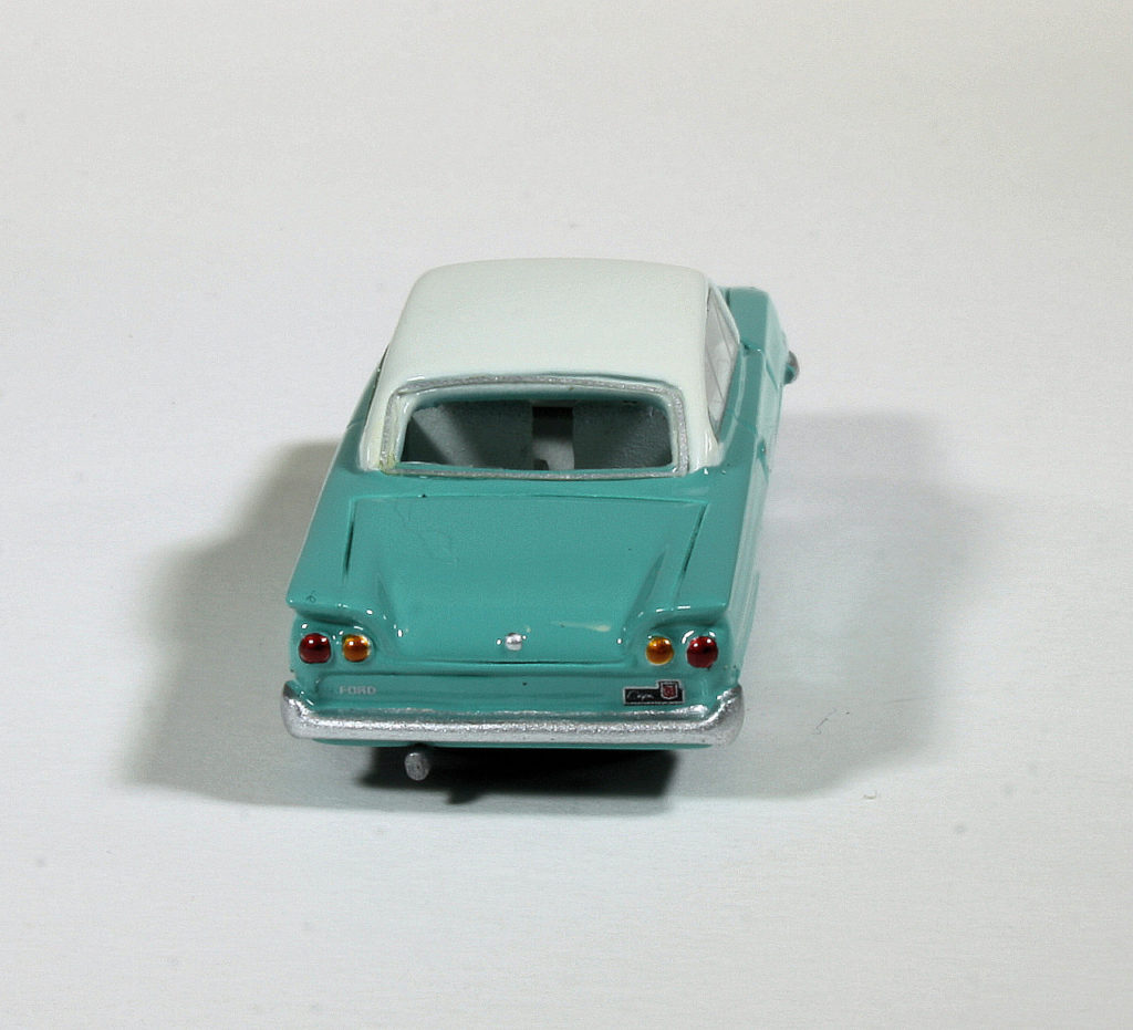 187 BoS Ford Consul Capri achter