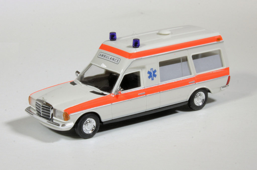 187 Busch HobbyTime Mercedes-Benz VF123 Miesen Ambulance NL