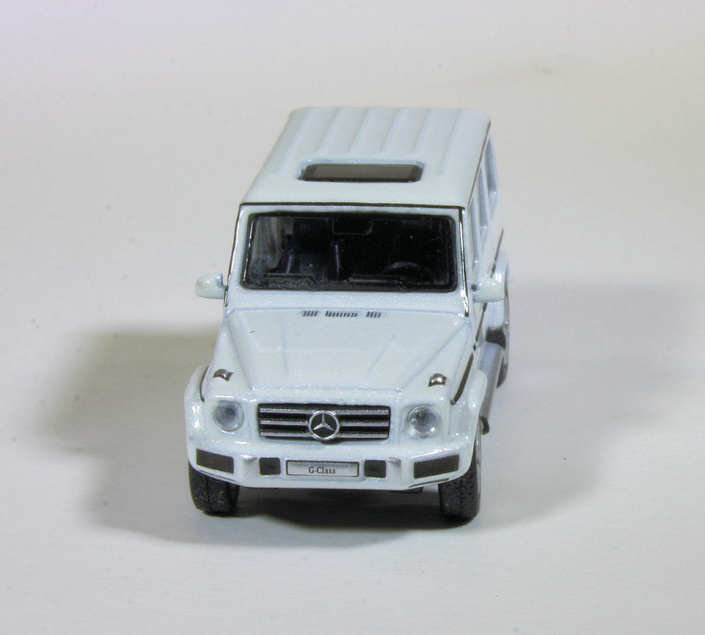 187 Schuco Mercedes-Benz G-Klasse (2018) wit voor