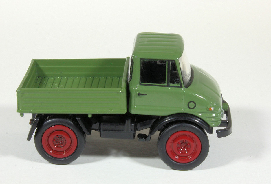 187 Schuco Unimog U406 opzij
